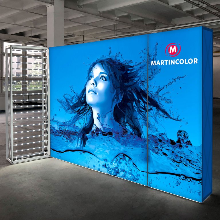 Illuminated exhibition wall - GRID Lightbox