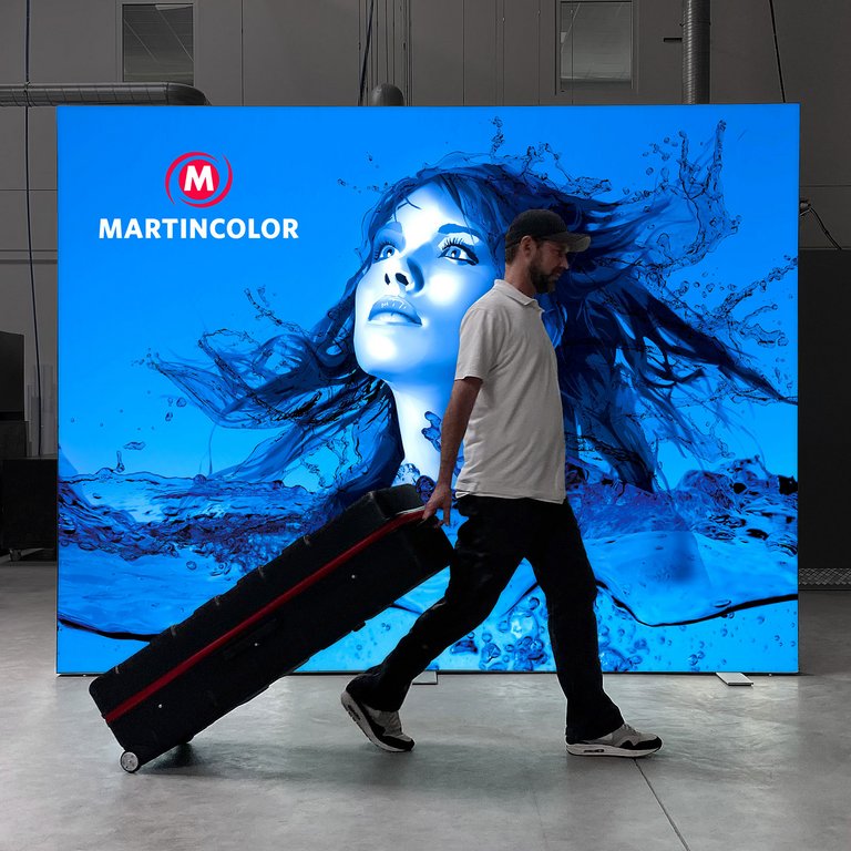 Illuminated exhibition wall - ALU STAR