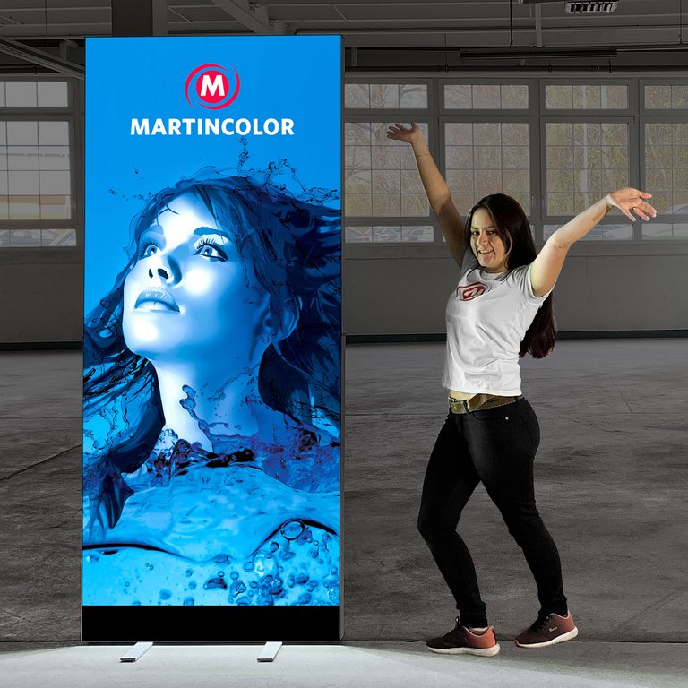 Illuminated exhibition wall - GLOW UP Battery